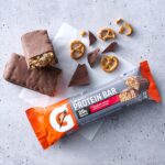 Gatorade Whey Protein Bars, Chocolate Pretzel, 2.8 oz bars (Pack of 12, 20g of protein per bar) - Image 4